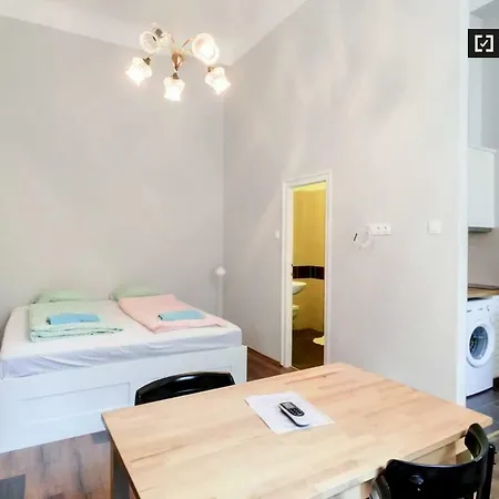 Dob15 Small Apartment *