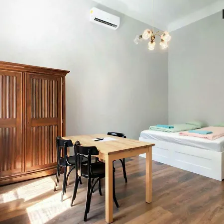 Dob15 Small Apartment